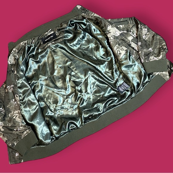 🎉 HOST PICK 🎉Girls’ Members Only Bomber Jacket in camo green and pink. Kids 12 - Picture 3 of 15